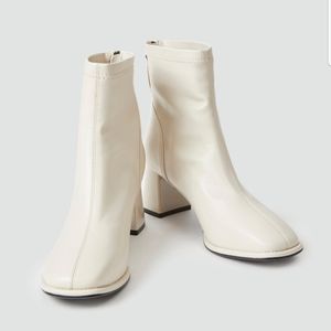 Squared Off Toe Boots (Creamy White) - Lattelier